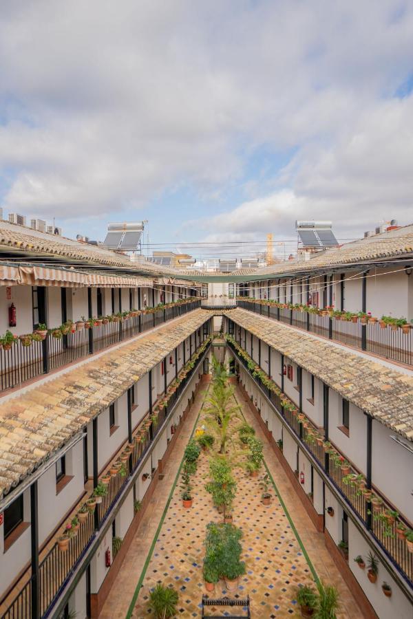 Rentalsevilla Durmiendo En La Alameda Luaran gambar